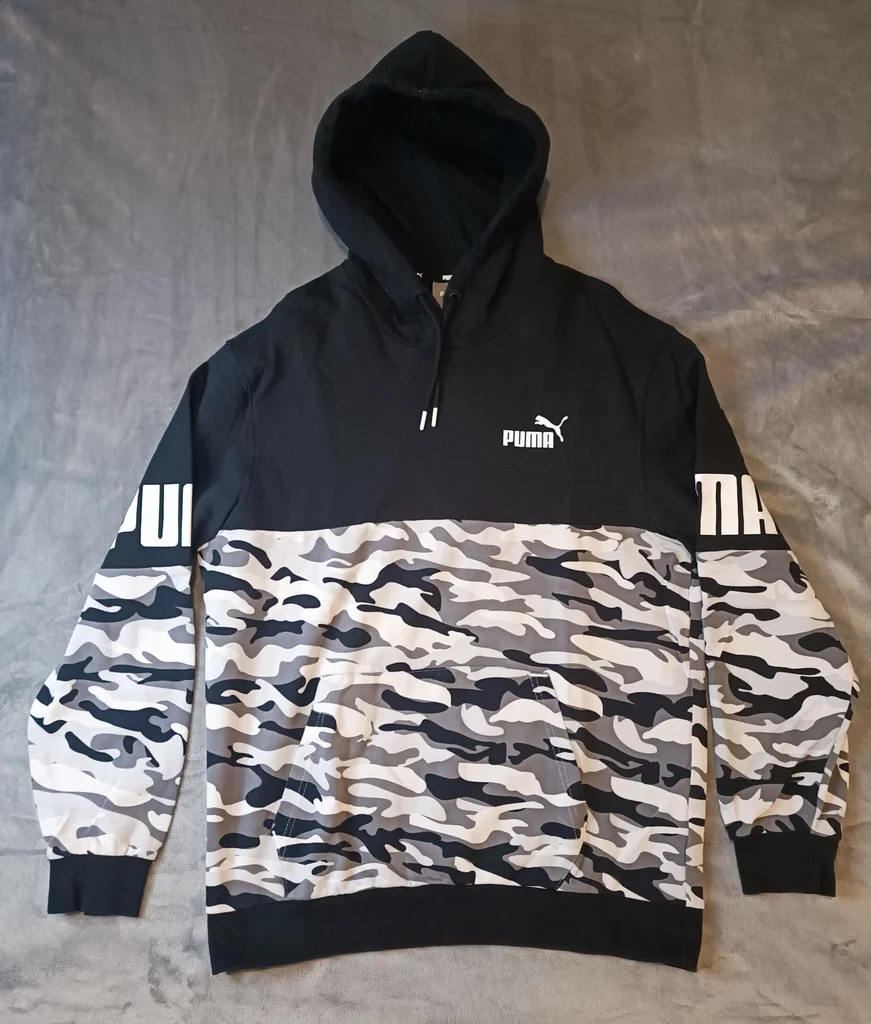 Sweat pull à capuche Puma taille M très bon état coloris camouflage noir et blanc